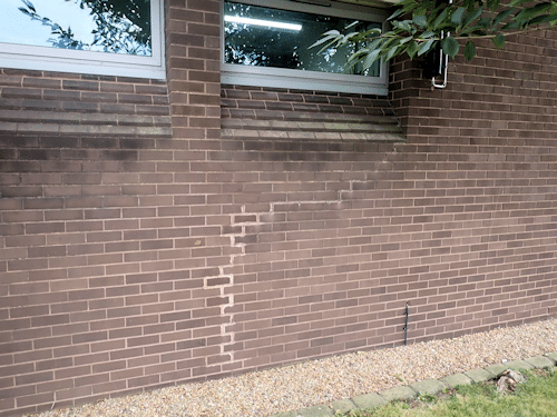 Thermal cracks in masonry